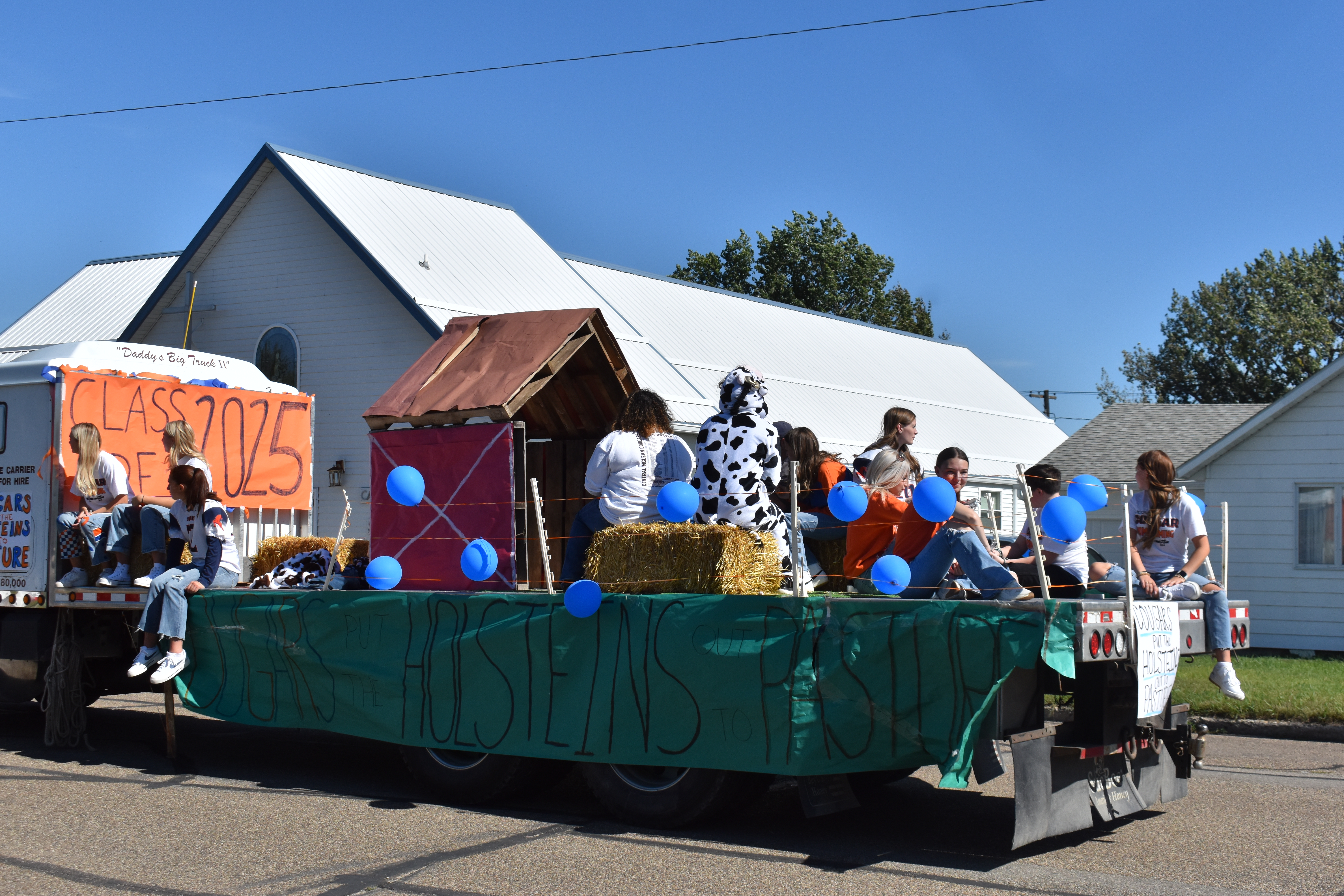 Central McLean celebrates 2024 Homecoming in Turtle Lake